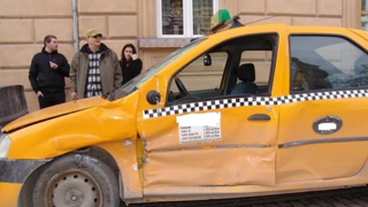 Blestemul taxiurilor din Bucuresti strivite de masini puternice. Vezi cu ce alte cazuri seamana accidentul produs de pustiul de bani gata cu BMW, pe Calea Floreasca