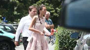 Stăpânii şoselelor! Fiica lui Videanu & soţul ei au ignorat cu succes toate regulile de circulaţie!  