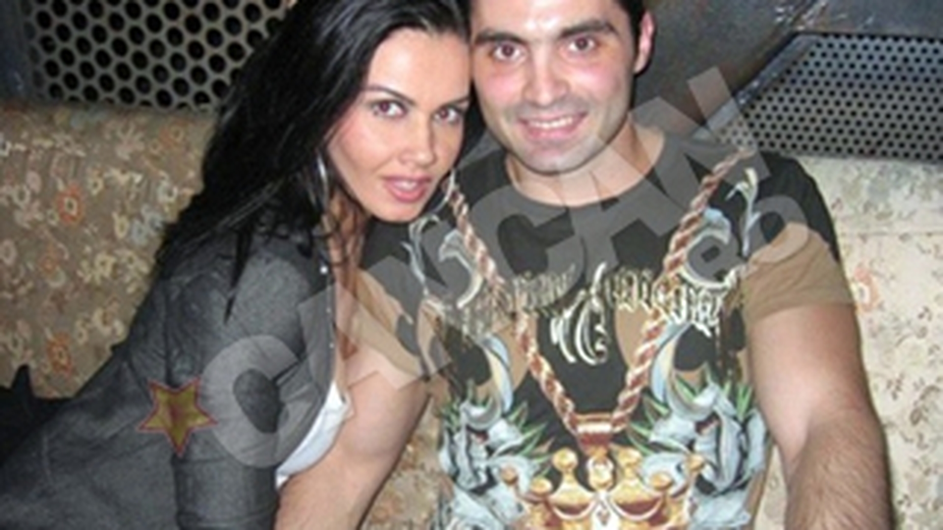 Sotii Oana si Pepe tinuti impreuna de un act! Divorteaza abia miercuri la notar