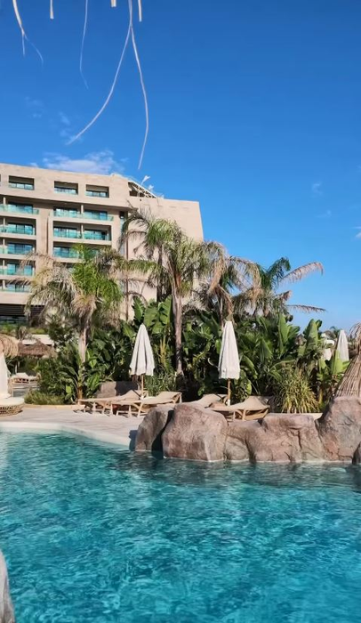Nu e o glumă! Cât a plătit Rareș Cojoc pentru 7 nopți de cazare la un hotel de 5 stele din Antalya