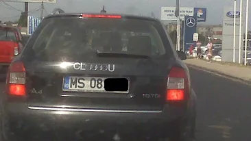 Ultima fita in materie de cocalari! Isi transforma numele masinii in numele lui