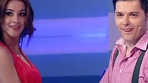 Fosta parteneră a lui LIVIU VÂRCIU de pe micul ecran a îmbrăcat rochia de mireasă şi a „scăpat“ rapid imaginile pe internet