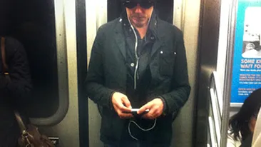 Kevin Bacon, incognito la metroul newyorkez