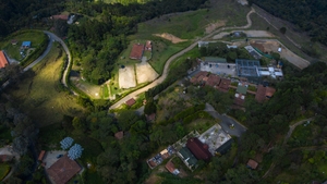 Imaginile cu celula de lux în care a fost închis Pablo Escobar fac înconjurul internetului. ”La Catedral”, filmată de un român!
