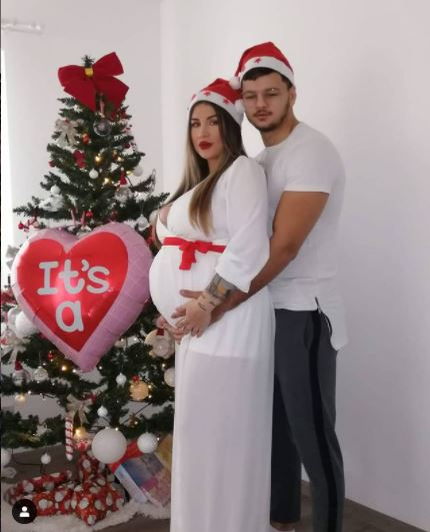 Alexandra Diaconescu și-a ascuns sarcina timp de 8 luni: “Sunt norocoasă să te am alături, Mădălin Mogoş”. Azi, fosta concurentă de la Insula Iubirii a anunțat și sexul bebelușului | FOTO