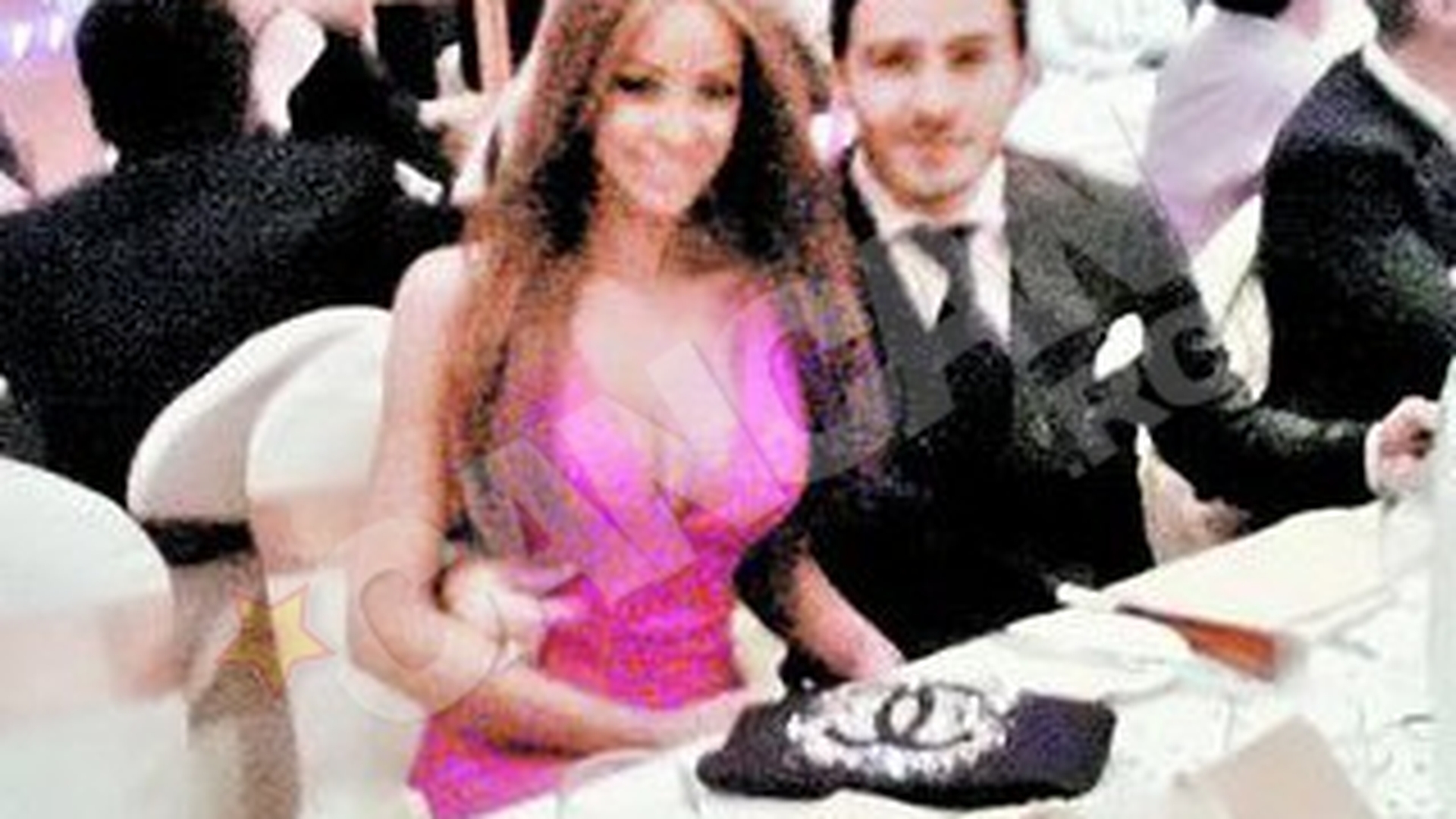 "Printul" si-a dus iubita la plaja in mijlocul iernii! Bianca a facut senzatie cu noua rochie in Dubai