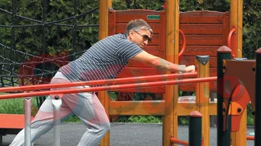 E clar! Dan Petrescu isi vrea fiica la o echipa de fotbal! Vezi ce-l da de gol!