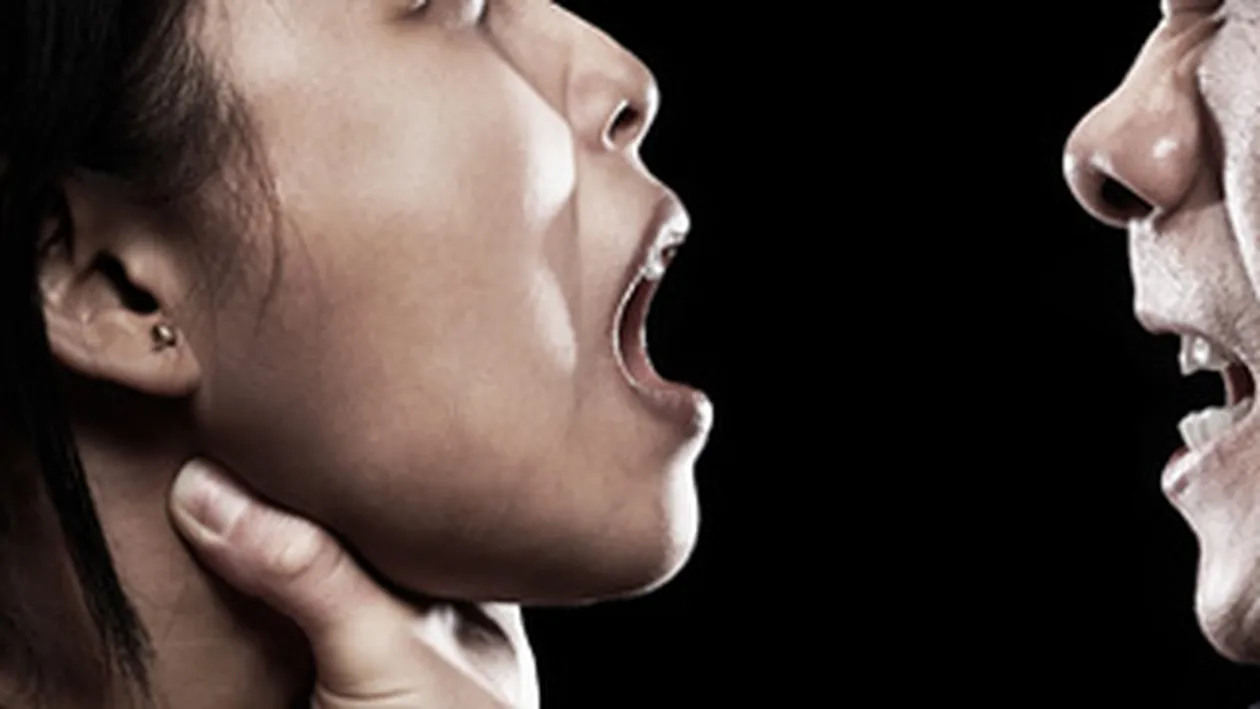 Patru romani din Italia s-au filmat in timp ce violau si torturau o bulgaroaica