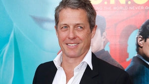 Hugh Grant se căsătoreşte pentru prima dată! Când va avea loc evenimentul