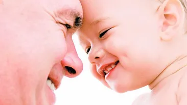 Uite cine vorbeste! Parinti, fiti atenti ce spuneti! Bebelusii inteleg cuvintele inca de la sase luni