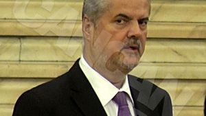 Transformare şocantă a lui Adrian Năstase! Cum a ajuns să arate fostul premier, la un an după eliberare!