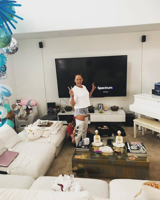 Mel B, membră a trupei Spice Girls, internată de urgență. Cântăreaţa şi-a pierdut complet vederea la ochiul drept