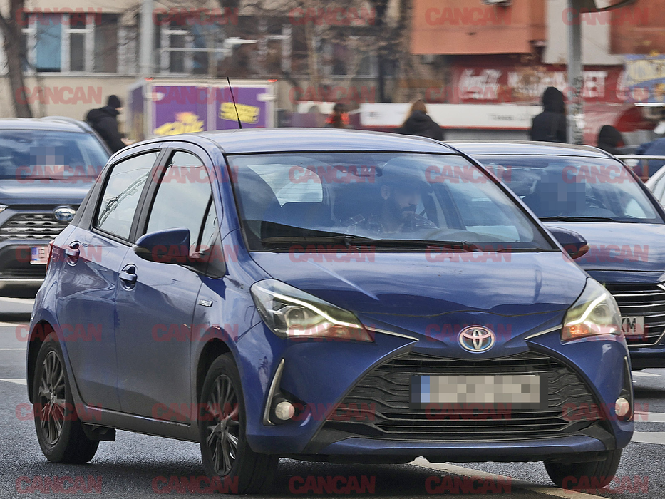 Conduce o Toyota veche, dar are ceas Rolex