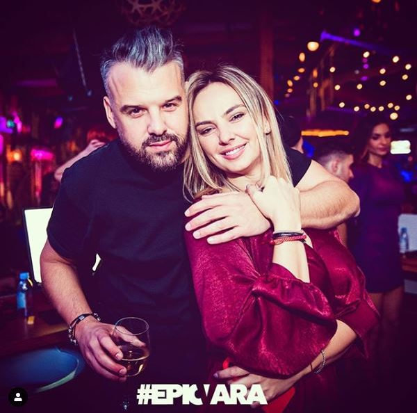 Roxana Ionescu și Tinu Vidaicu s-au căsătorit în secret! Ce ținute au îmbrăcat și unde a avut loc cununia civilă