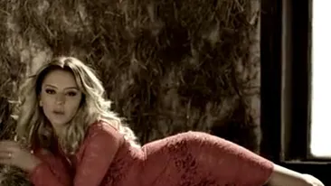 Cele mai senzuale ipostaze ale Giuliei Anghelescu, după ce a devenit mămică! Uite ce sexy e în clipul noii sale piese!