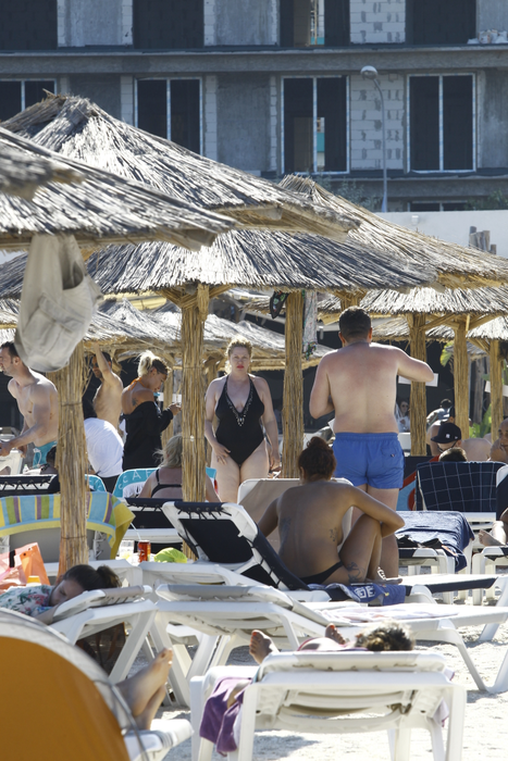 Aşa s-a îmbrăcat Oana Lis la mare anul trecut