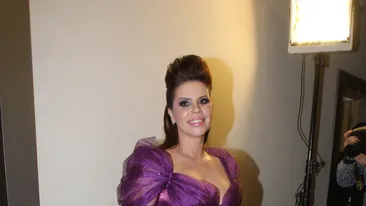 Un nou conflict stă să înceapă? Luminiţa Anghel nu înţelege de ce Elena Cârstea a criticat-o pentru rochia de la Eurovision