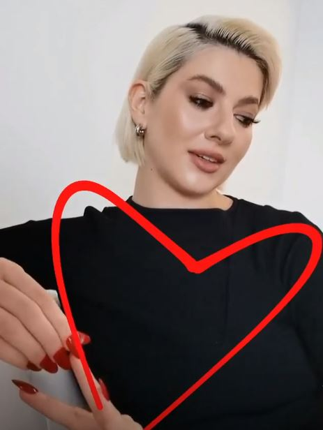 Lidia Buble, declarație acidă după ce a fost întrebată de un fan cum se simte că părinții ei sunt pocăiți, iar ea nu: “Crezi că ești în măsură să mă judeci?”
