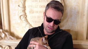 Ce spun prietenii despre starea de sanatate a lui Catalin Botezatu! Afla cat va mai sta internat designerul!