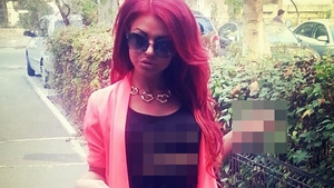 Imagini fabuloase cu Anamaria Mocanu! Tine bara intre fese ca o profesionista si a facut striptease pentru 200 de euro
