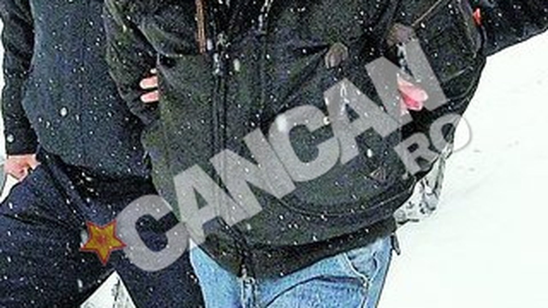 A vrut sa-si ucida sotia, dar s-a spanzurat. Sinucigasul era furios din cauza divortului