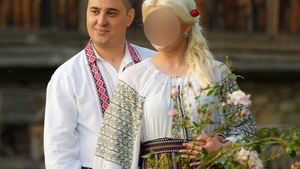 A dat-o uitării pe Maria Constantin. Se recăsătoreşte cu sosia… fostei soţii!