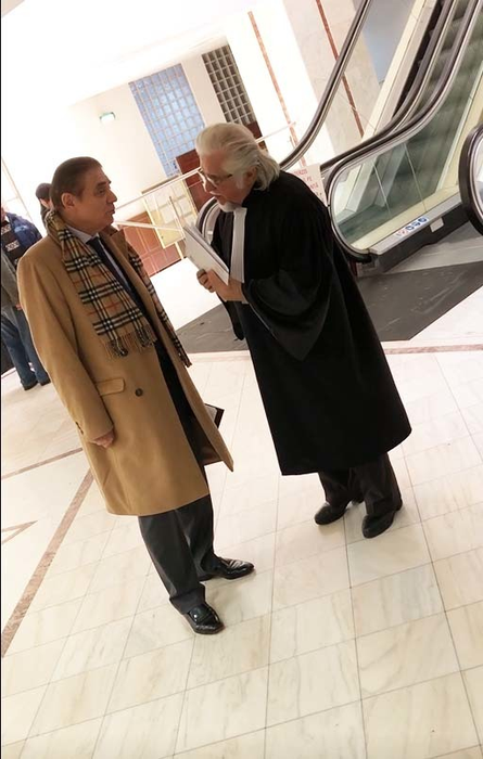 Prinţul Paul discută cu avocatul lui, Theodor Rus, despre dosarul moştenirii