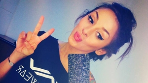 Ruby, selfie fierbinte! Bruneta a ramas in sutien si a apasat pe buton. Vezi ce a iesit