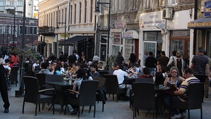 Panică în Centrul Vechi! Un perete s-a prăbuşit, iar strada Lipscani a fost închisă