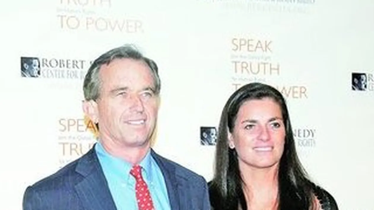 Sotia lui Robert Kennedy Jr. - parasita, falita si deprimata! S-a spanzurat in hambar