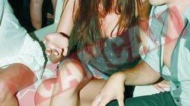 Moni cocheteaza cu un tinerel