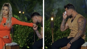 Claudiu şi Simona s-au despărţit definitiv?! Mesajul care lasă loc de interpretări: "Indiferent de ce o să fie între noi..."