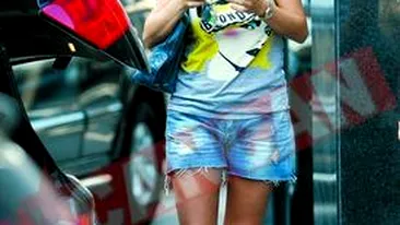 Andreea a vrut sa intre cu masina in magazin