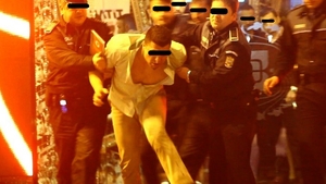 Scandal cu un luptator MMA si 10 politisti, in Capitala! A venit cu 3 fete la club, dar a plecat in catuse! Vezi de ce