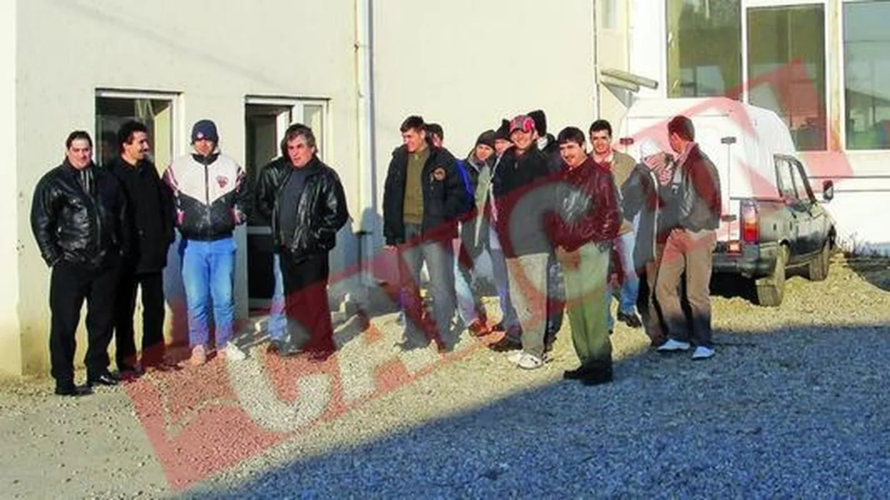 I-a luat chiloti de 2.000 euro Monicai si noua nu ne da salariile!