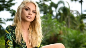 Simona Alexuc de la Insula Iubirii se ocupă cu ispititul bărbaților și în timpul liber! Ispita activează pe o platformă destinată adulților