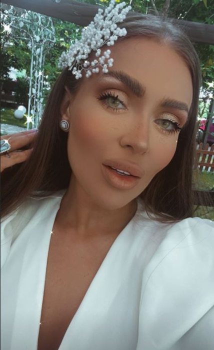 Oana Radu s-a casătorit cu antrenorul de fitness Cătălin Dobrescu! Ce rochie de mireasă a purtat în ziua cununiei civile