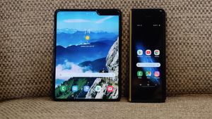 Samsung va începe vânzarea telefonului pliabil Galaxy Fold în septembrie