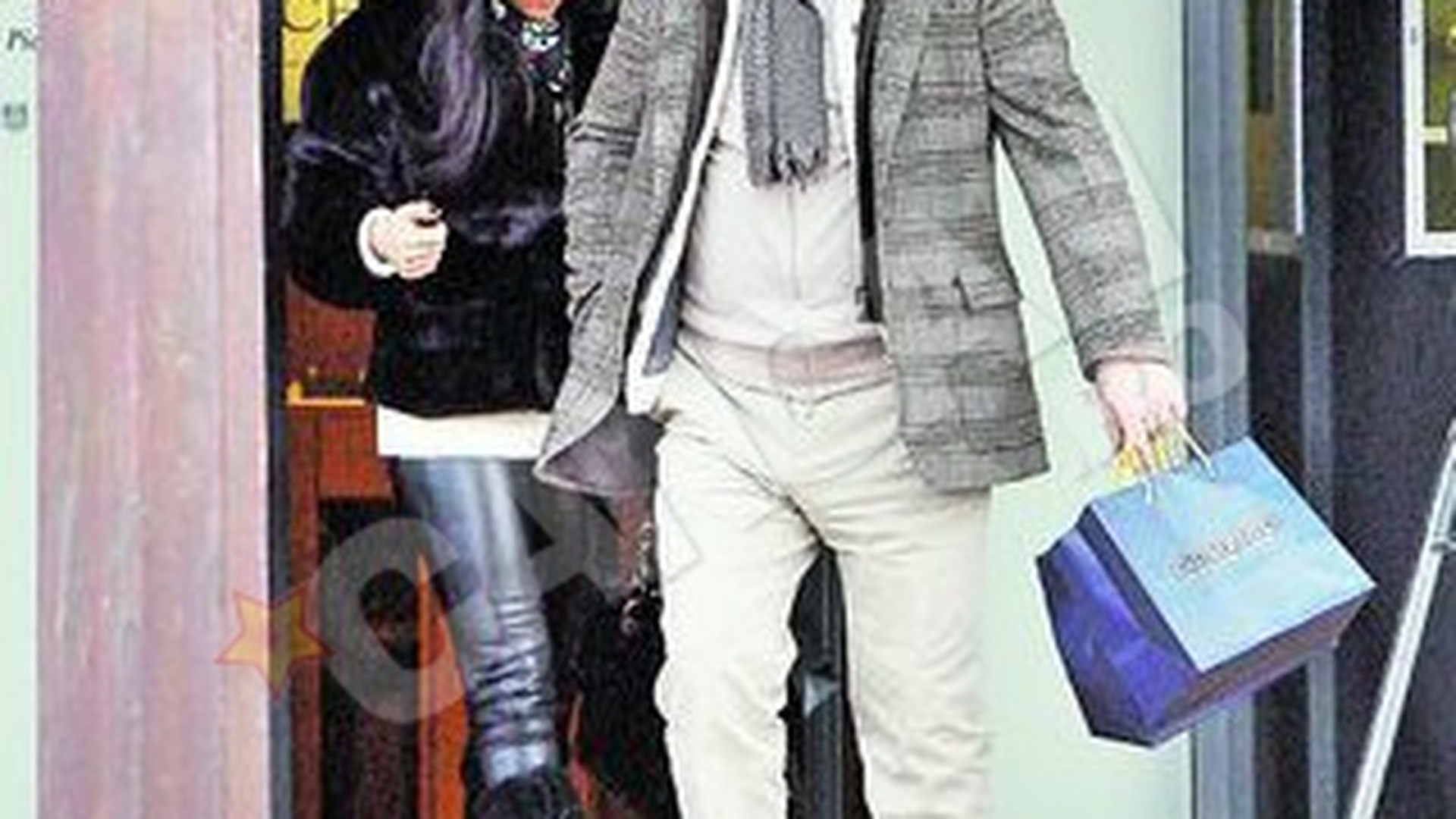 Primarul Vanghelie, bagat la cheltuieli de Oana Mizil! Doua ceasuri, 18.000 de euro
