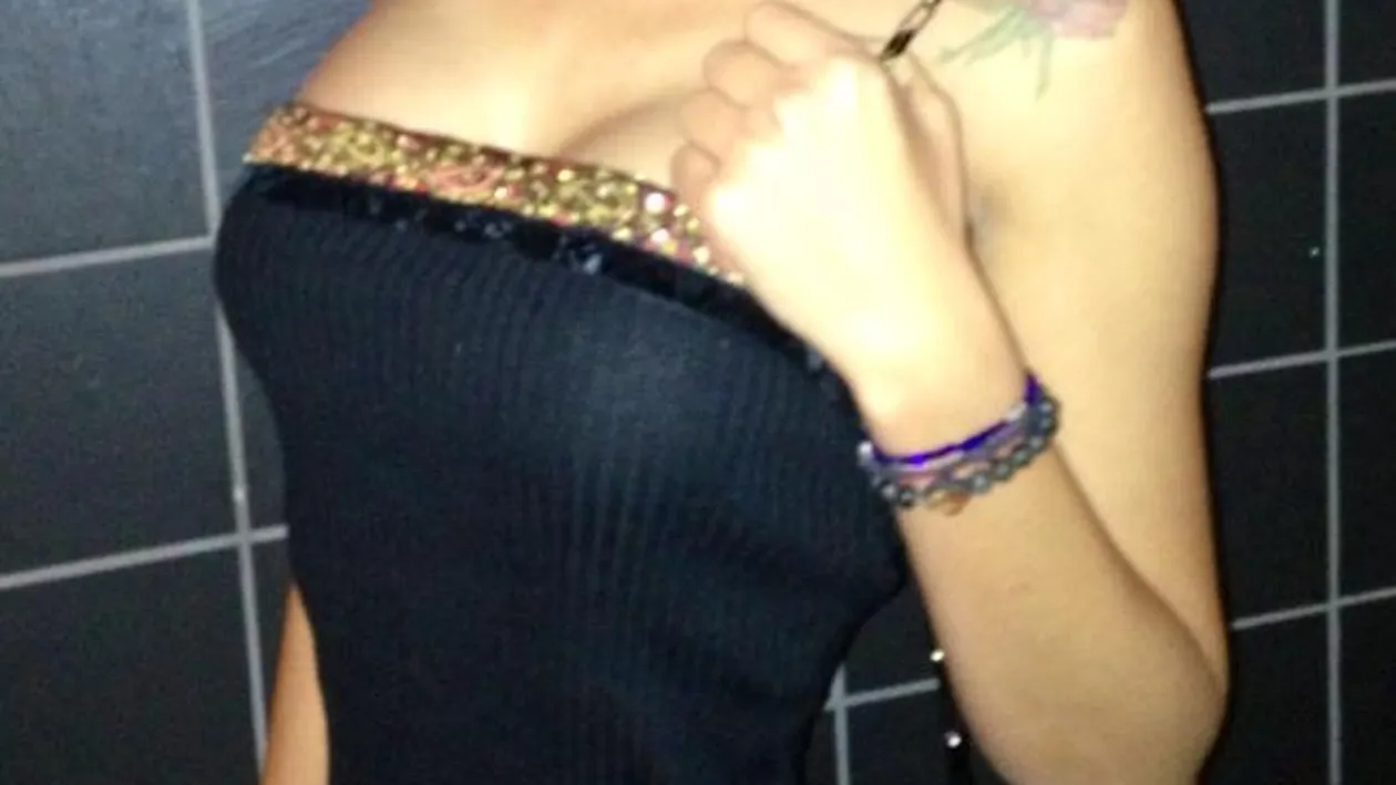 Mădălina Pamfile i-a înnebunit pe italieni cu ţinutele ei! Uite cum s-a afişat provocatoare prin barurile din Bergamo!