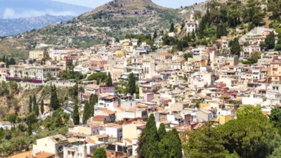 Dezamăgirea unei tinere care și-a cumpărat o casă ieftină în Sicilia, entuziasmată după ce a văzut un clip viral