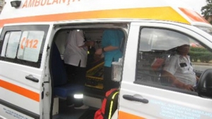 Caz socant in Botosani! O elevă de 16 ani a fost injunghiată şi incendiată in plină stradă!