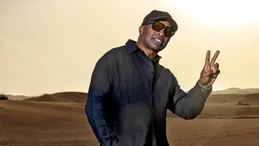 Legenda anilor ’90 se întoarce în România. Povestea iubirii care l-a adus din nou aici