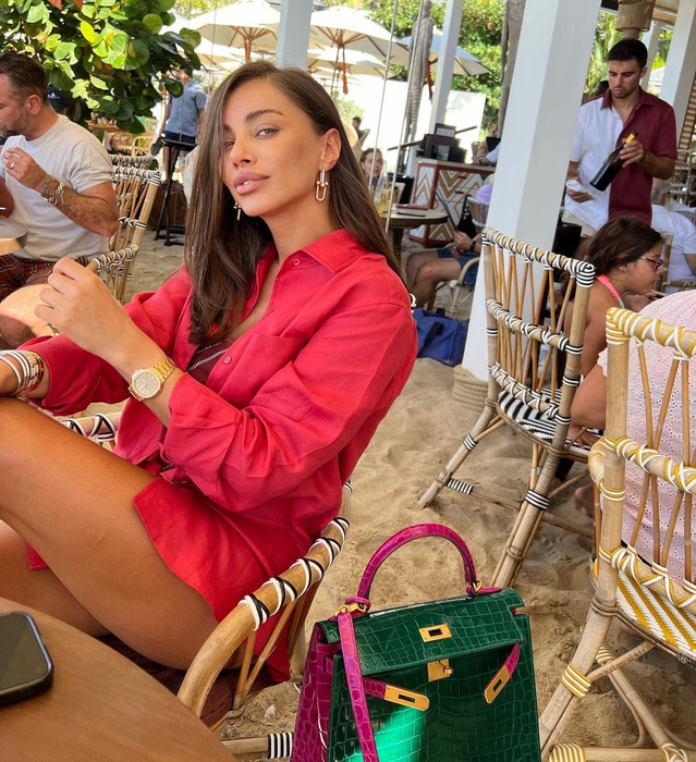 Oana Maria alături de una dintre comorile sale. (SURSA: INSTAGRAM.COM)