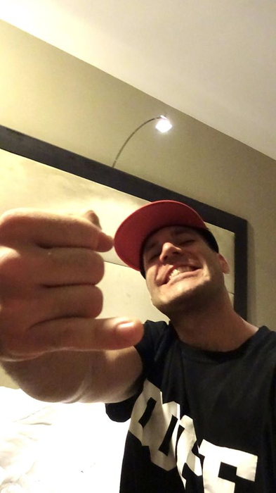 Rapper-ul Dr Knarf, paralizat și mutilat și pe viață. Primele imagini după ce medicii i-au îndepărtat jumătate din cap în urma exploziei produsă la un laborator de droguri