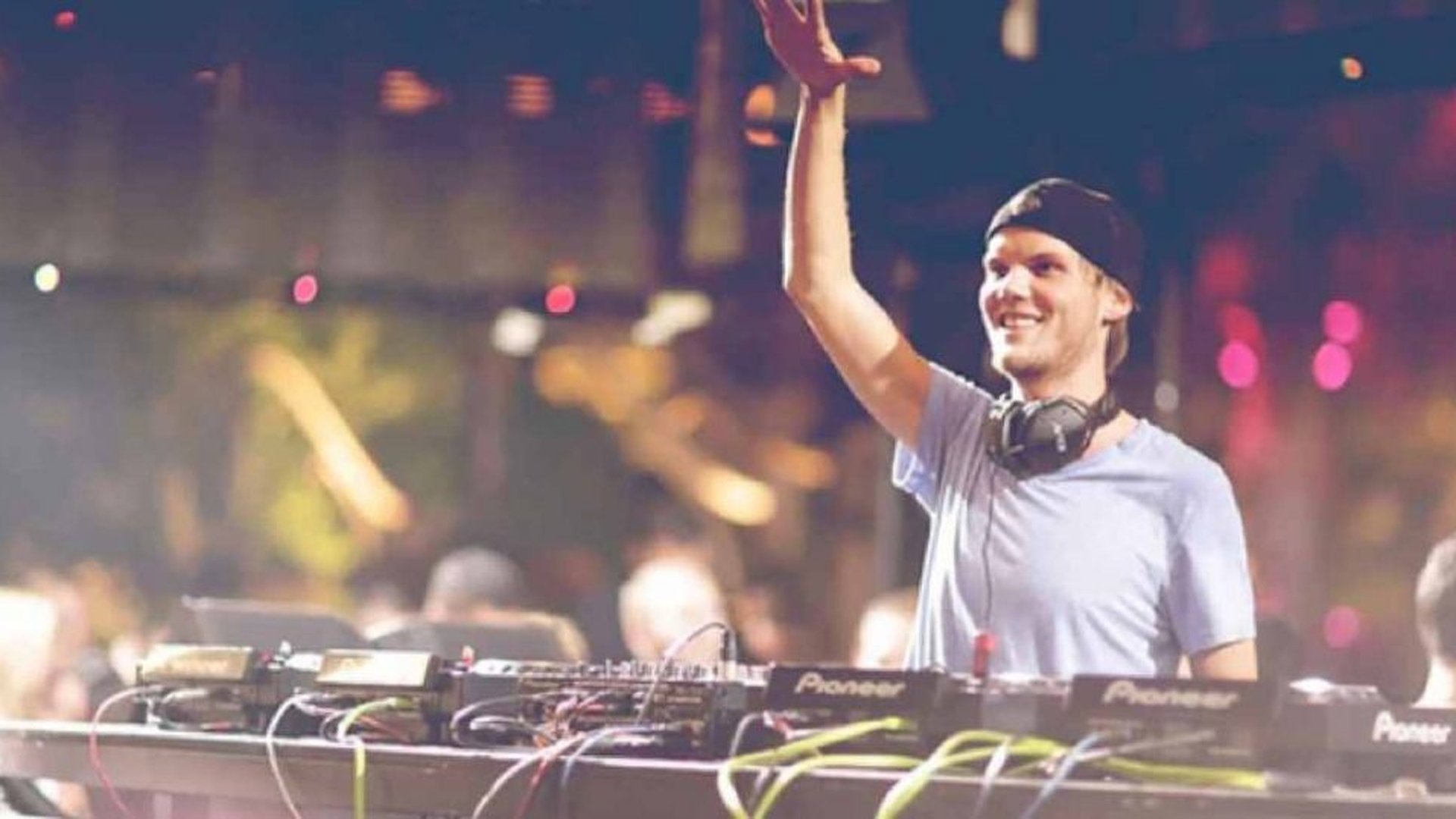 Ultima poză cu DJ Avicii în viață! Se distra pe un yacht, cu băutură la discreție