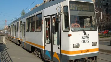 Motivul pentru care o femeie din Bucureşti a fost interzisă în tramvaiul 32! Ce avea în mână atunci când a încercat să urce în STB