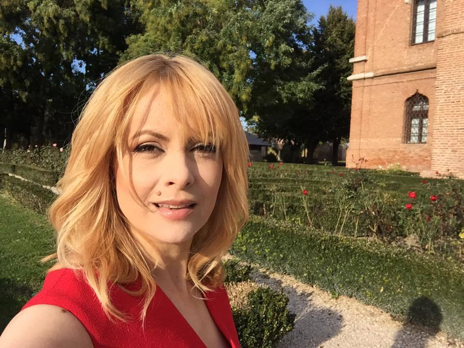 Simona Gherghe vrea să devină, din nou, mămică. “Mi-ar plăcea să vină un frate sau o surioară pentru Ana!”