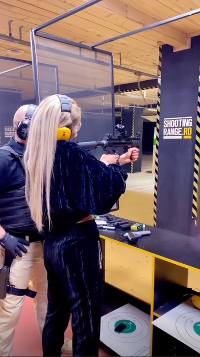 Bianca Drăgușanu se teme pentru viața ei după divorț!? A învățat să tragă cu pistolul! VIDEO