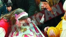 Vin sa atinga moastele pentru a se vindeca
